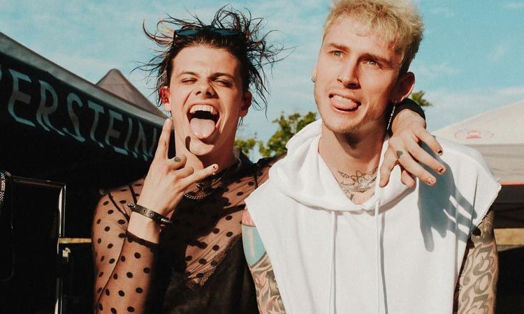 Machine Gun Kelly และ Yungblud คัฟเวอร์ Champagne Supernova ของ Oasis